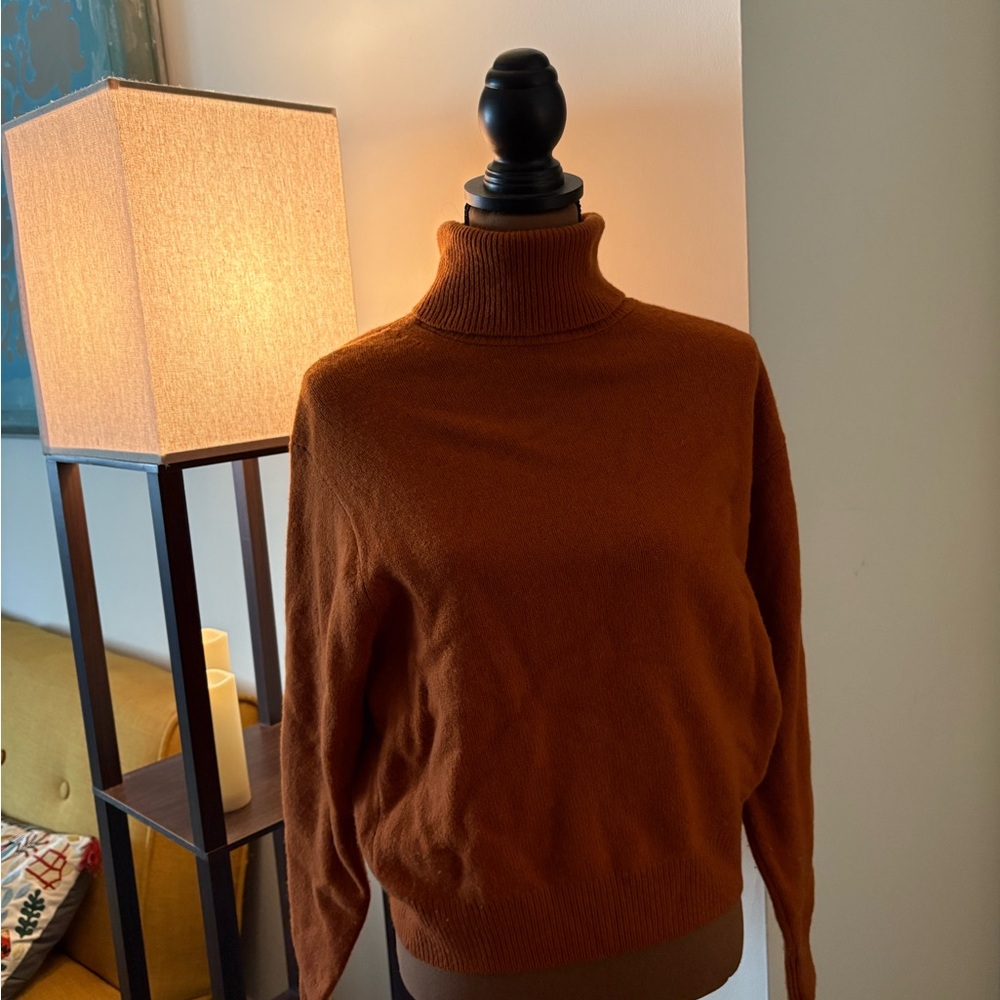 Uniqlo Women's 100% Lambswool Burnt Orange Turtleneck